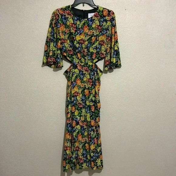 Les Reveries Floral Flutter Sleeve Wrap Dress - Picture 3 of 10